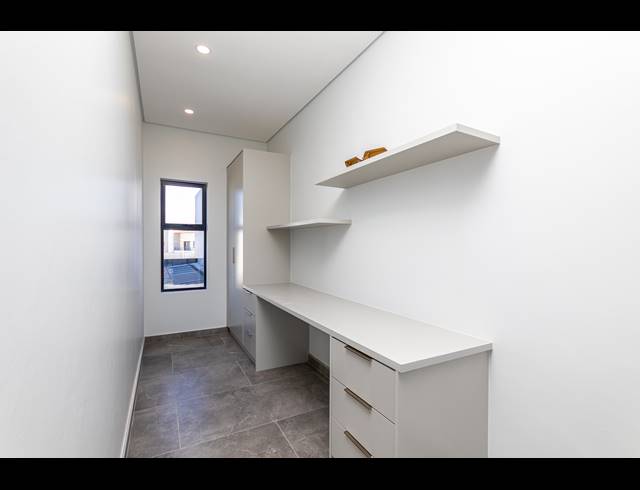 4 BEDROOM FREEHOLD FOR SALE IN SANDOWN